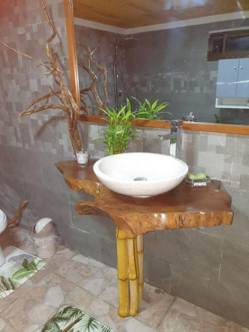 Ohana Location Ravissant Appart Spacieux Parking Gratuit A Uturoa Apartment Bagian luar foto